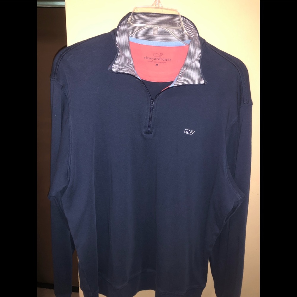 Size M Vineyard Vines Zip-up pullover